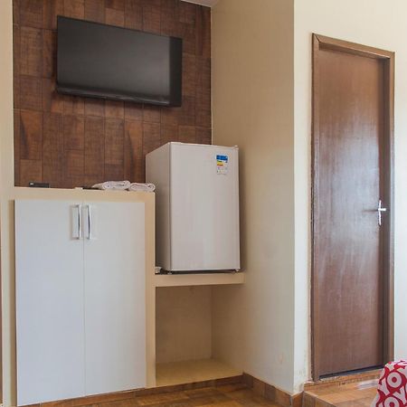 Oyo M&J Hotel Santo Antonio do Descoberto Экстерьер фото