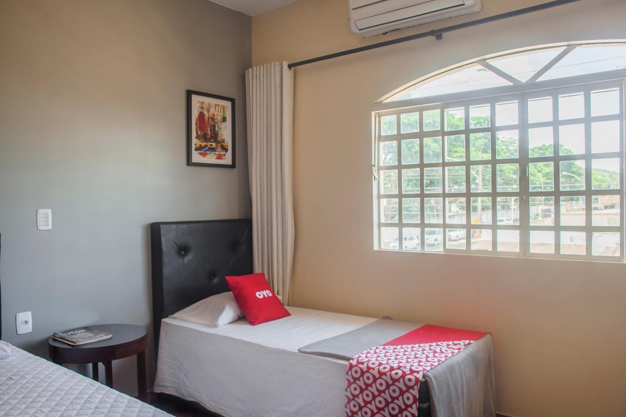 Oyo M&J Hotel Santo Antonio do Descoberto Экстерьер фото